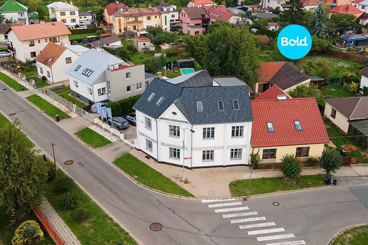 Prodej rodinného domu 293 m², pozemek 477 m²